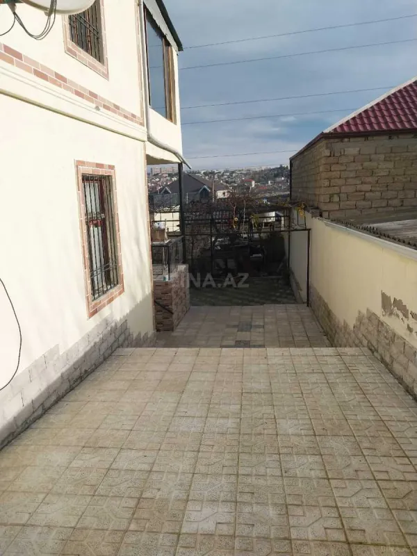Satılır 6 otaqlı həyət evi 250 m²