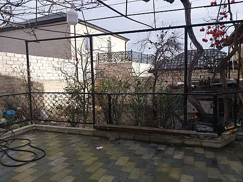 Satılır 6 otaqlı həyət evi 250 m²