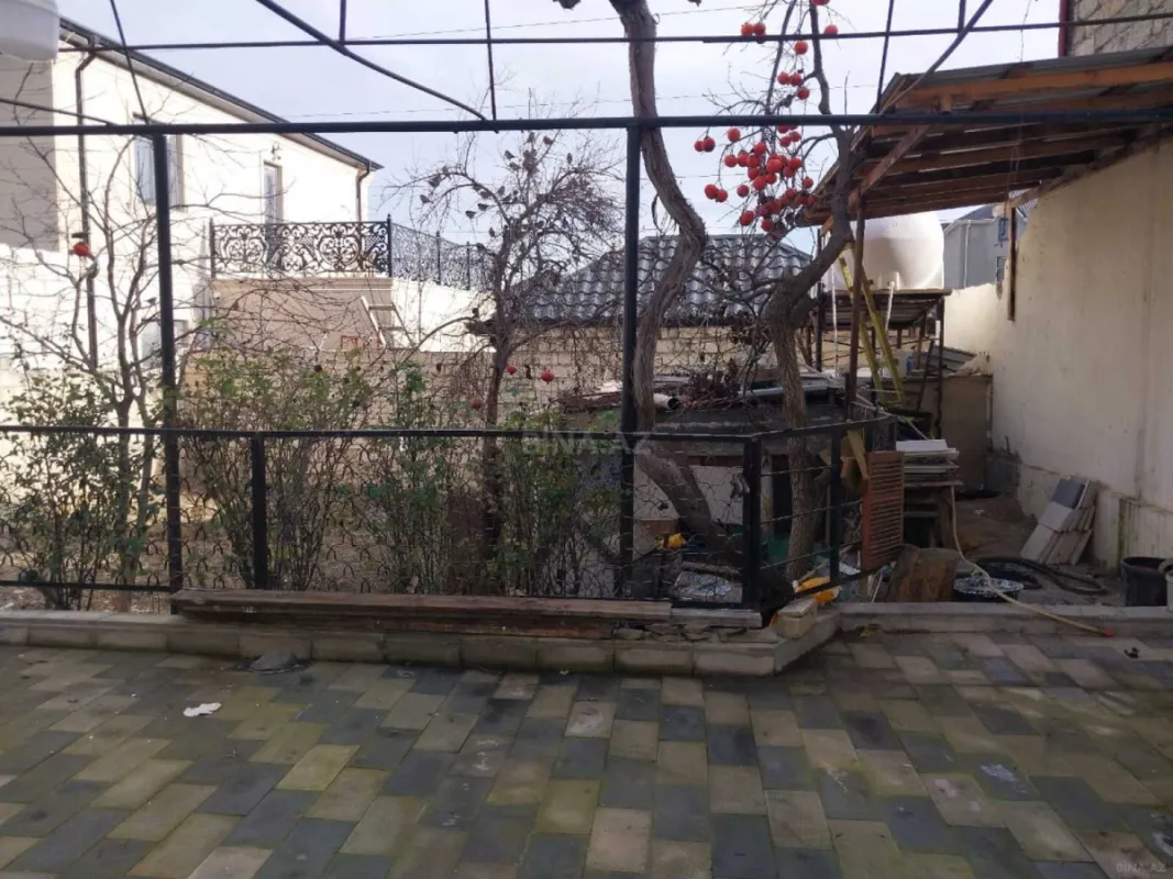 Satılır 6 otaqlı həyət evi 250 m²
