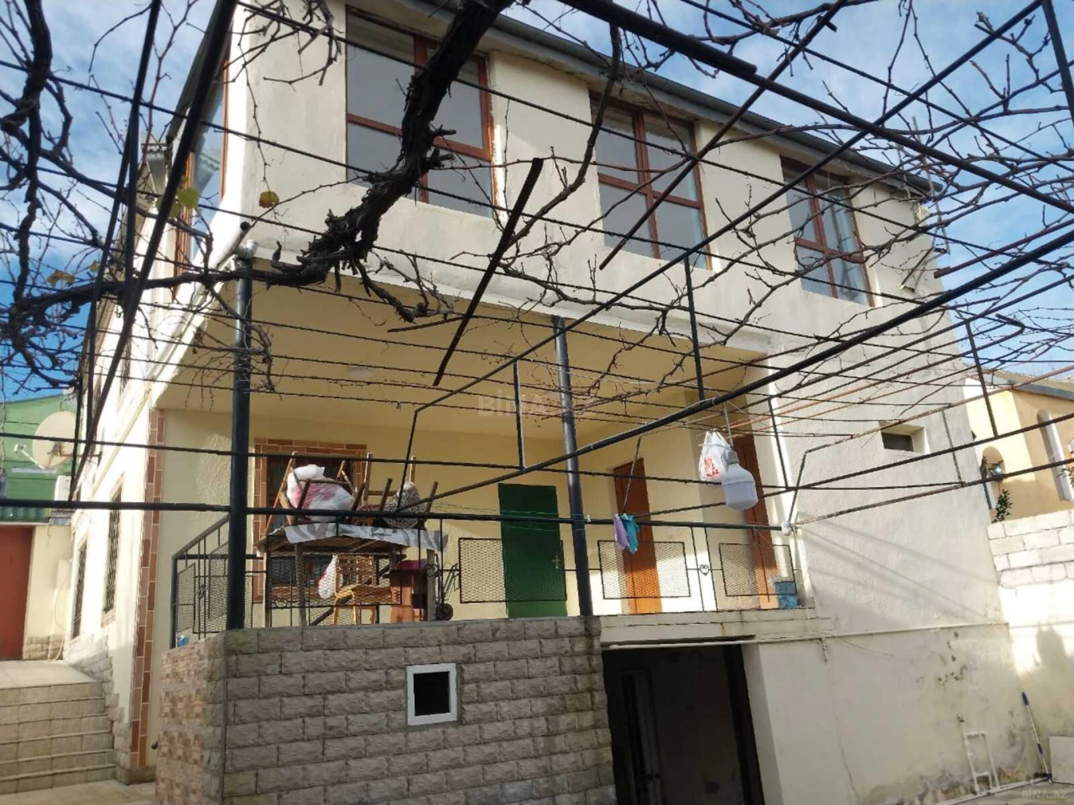 Satılır 6 otaqlı həyət evi 250 m²