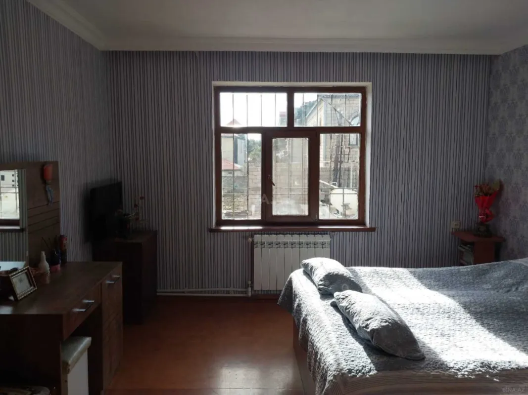 Satılır 6 otaqlı həyət evi 250 m²