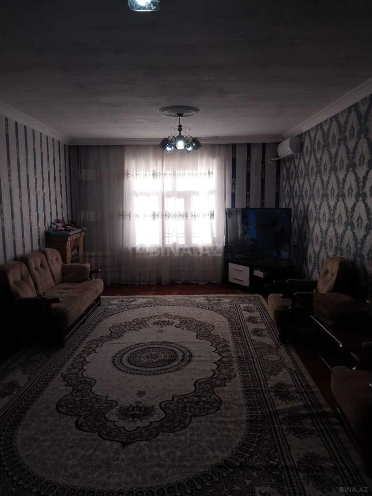 Satılır 6 otaqlı həyət evi 250 m²