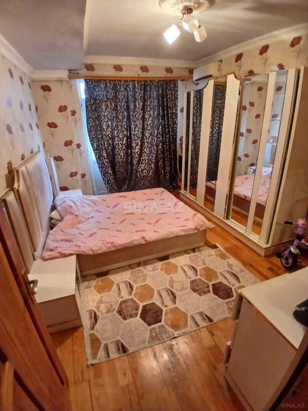 Satılır 2 otaqlı mənzil 70 m²