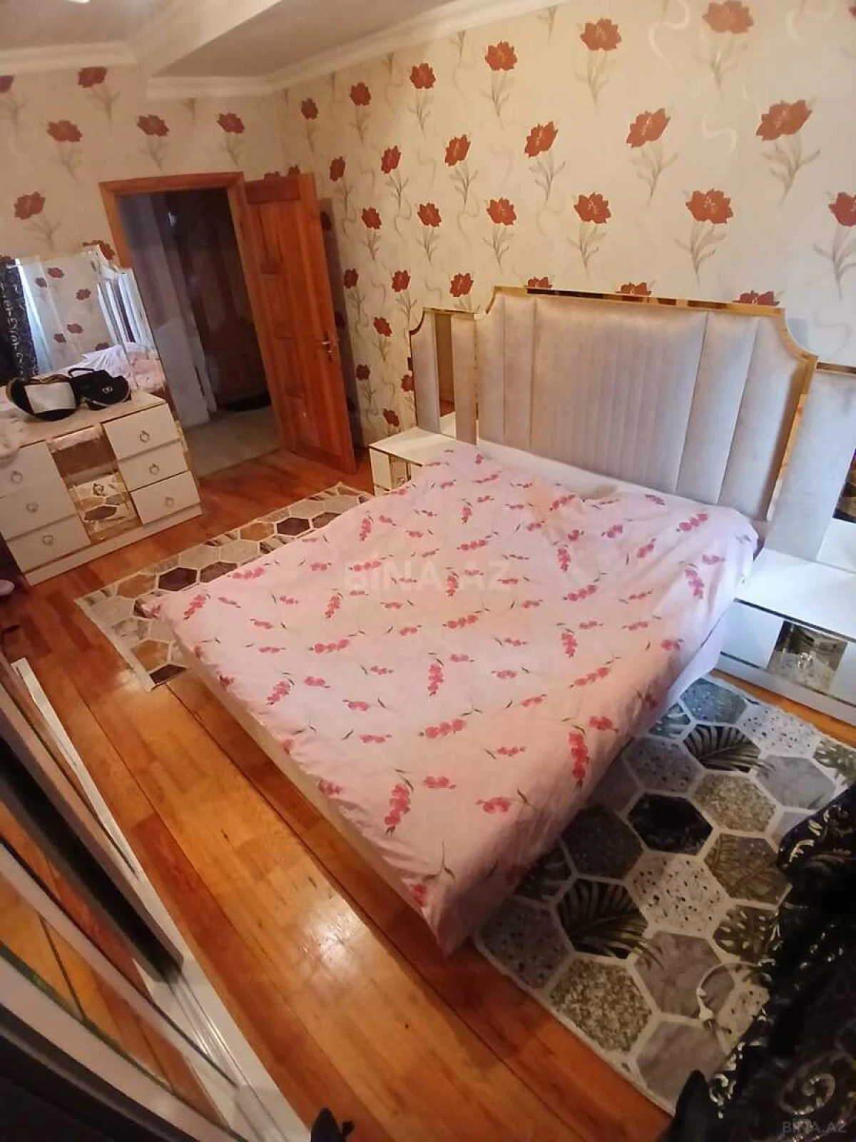 Satılır 2 otaqlı mənzil 70 m²