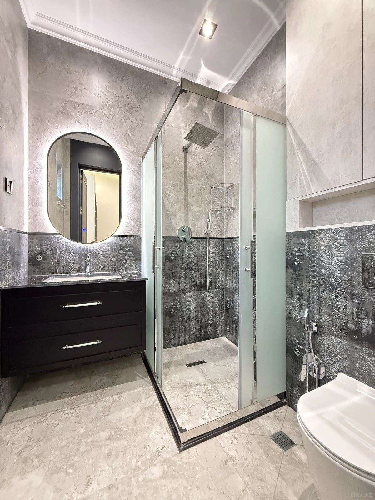 Satılır 5 otaqlı həyət evi 255 m²