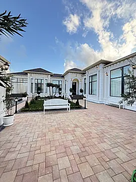 Satılır 5 otaqlı həyət evi 255 m²