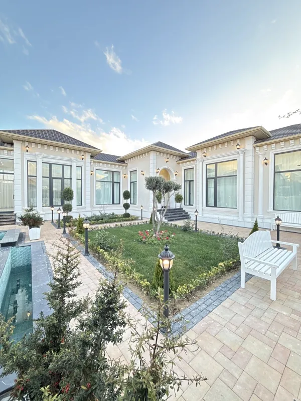 Satılır 5 otaqlı həyət evi 255 m²