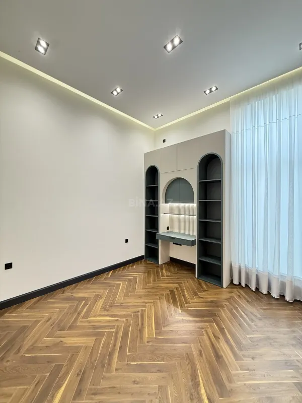 Satılır 5 otaqlı həyət evi 250 m²