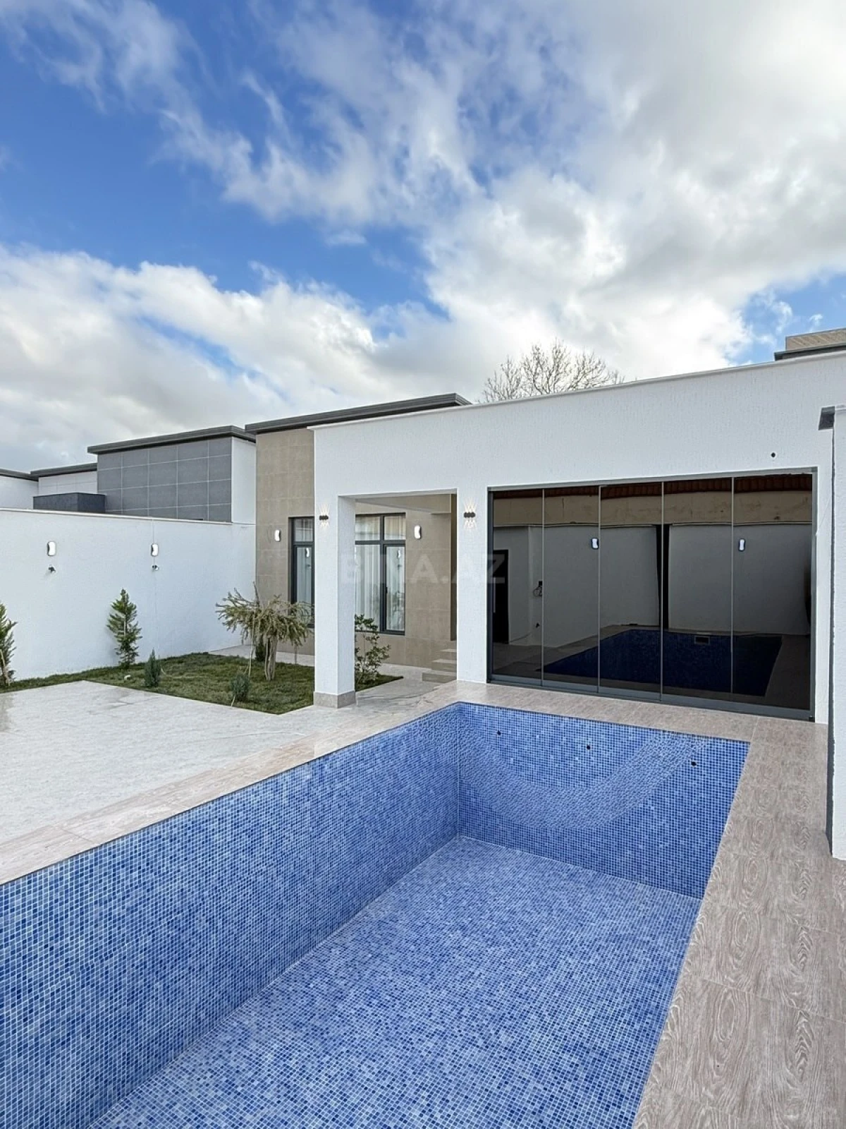 Satılır 4 otaqlı həyət evi 155 m²