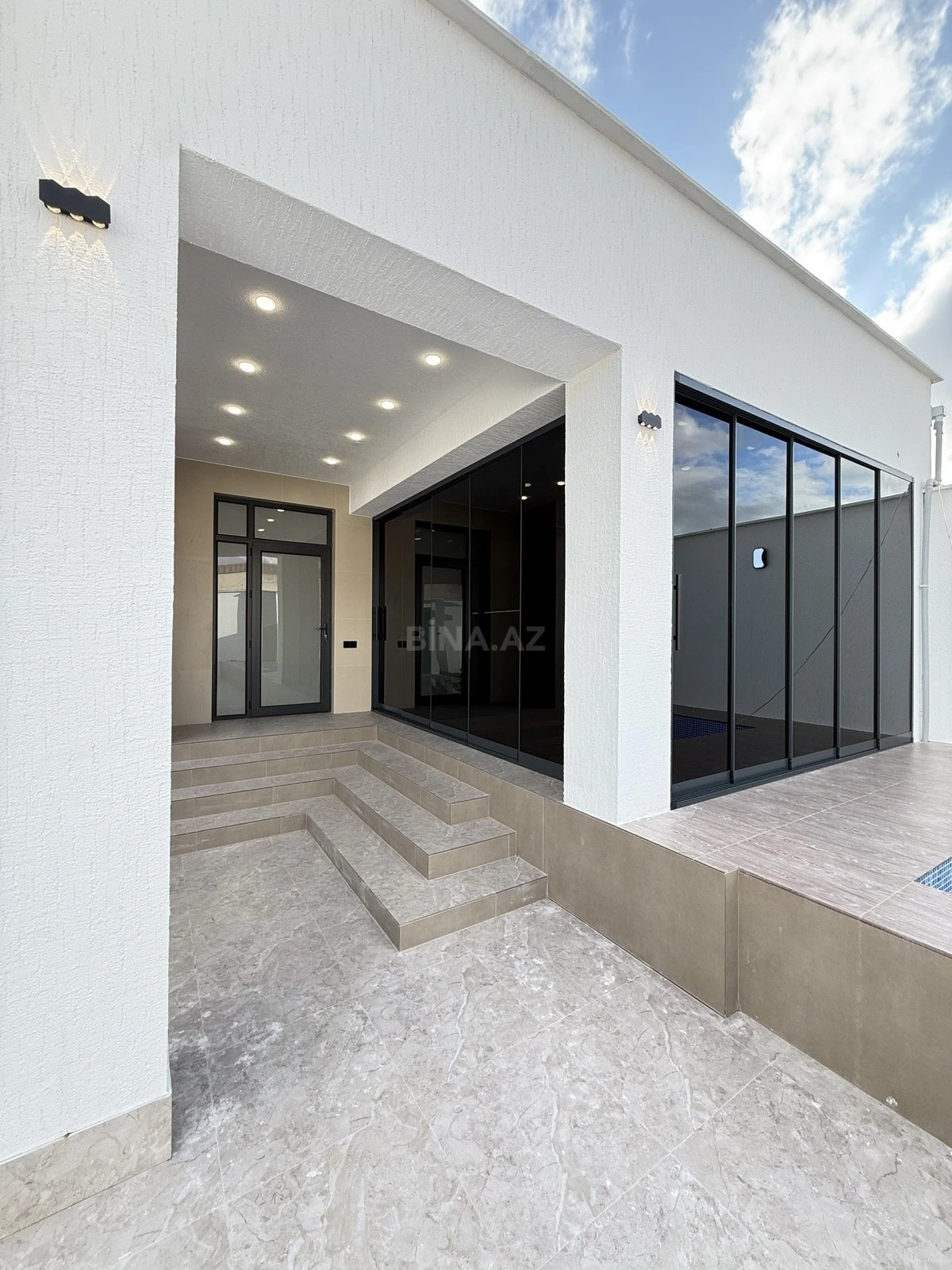 Satılır 4 otaqlı həyət evi 155 m²