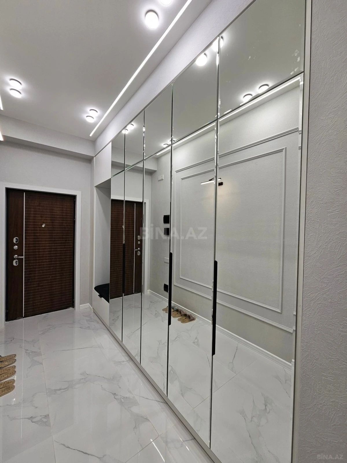 Satılır 2 otaqlı mənzil 69 m²