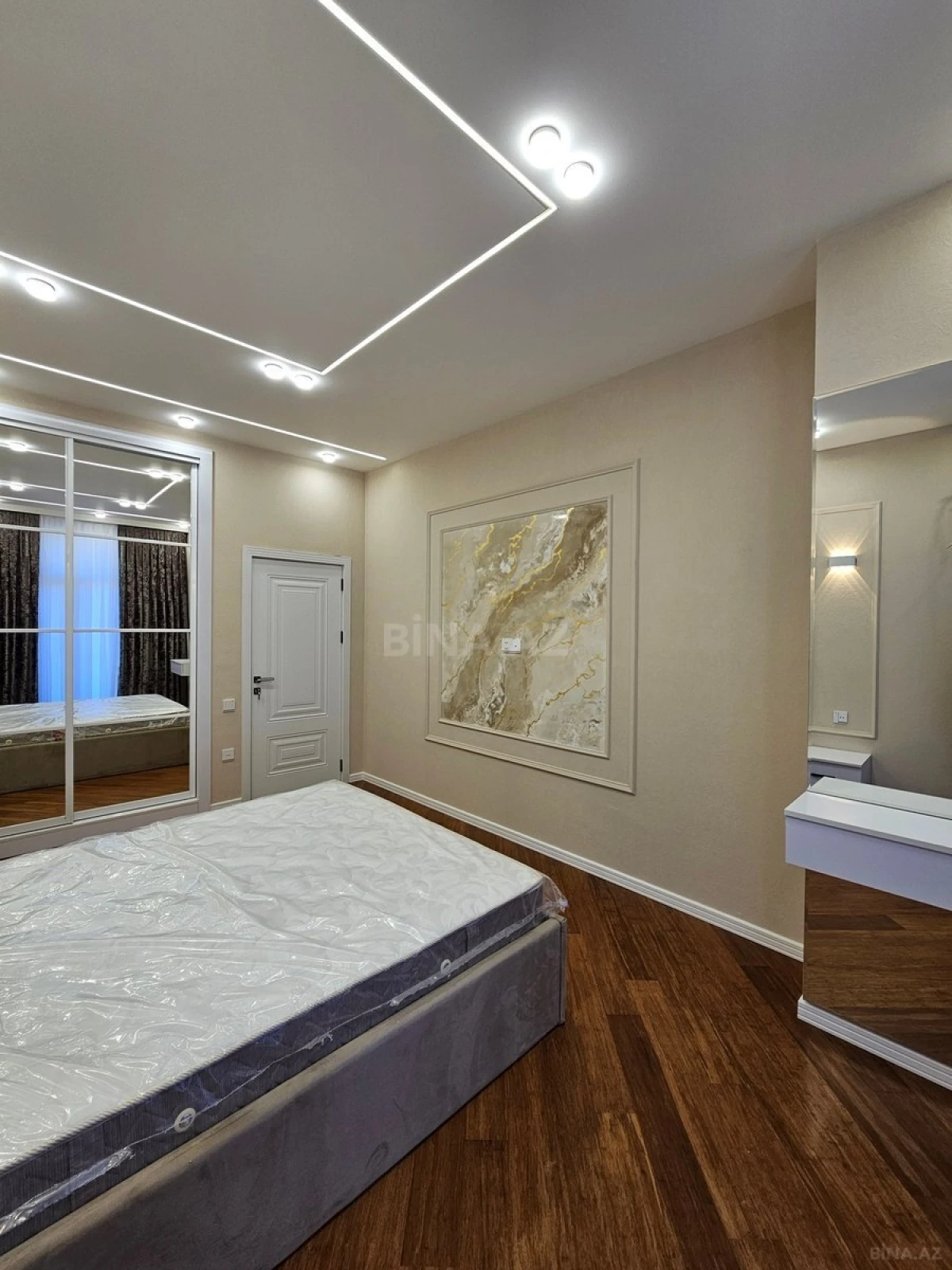 Satılır 2 otaqlı mənzil 69 m²