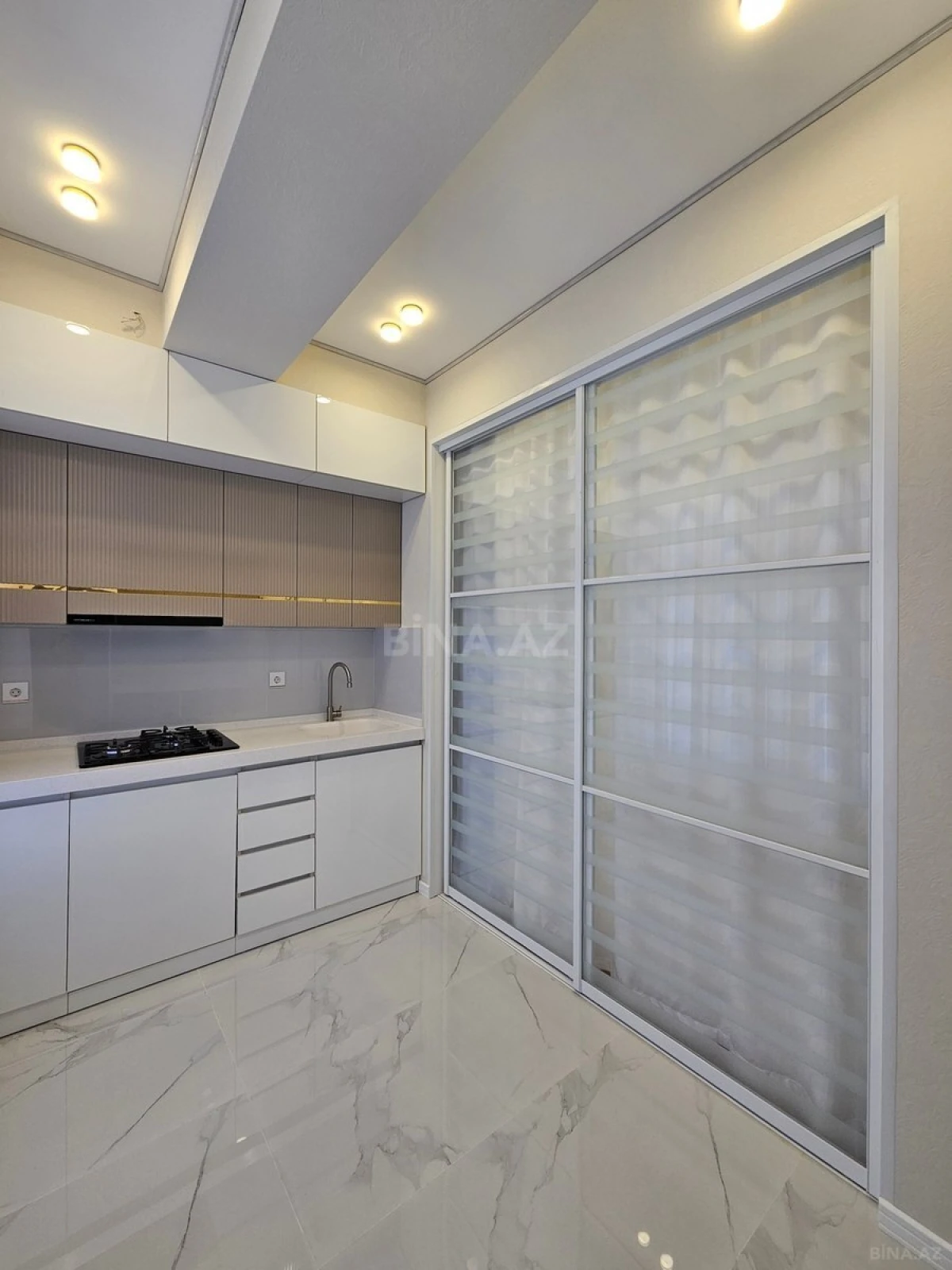 Satılır 2 otaqlı mənzil 69 m²