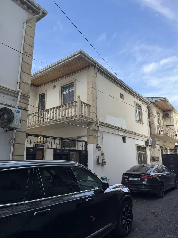 Satılır 4 otaqlı həyət evi 140 m²