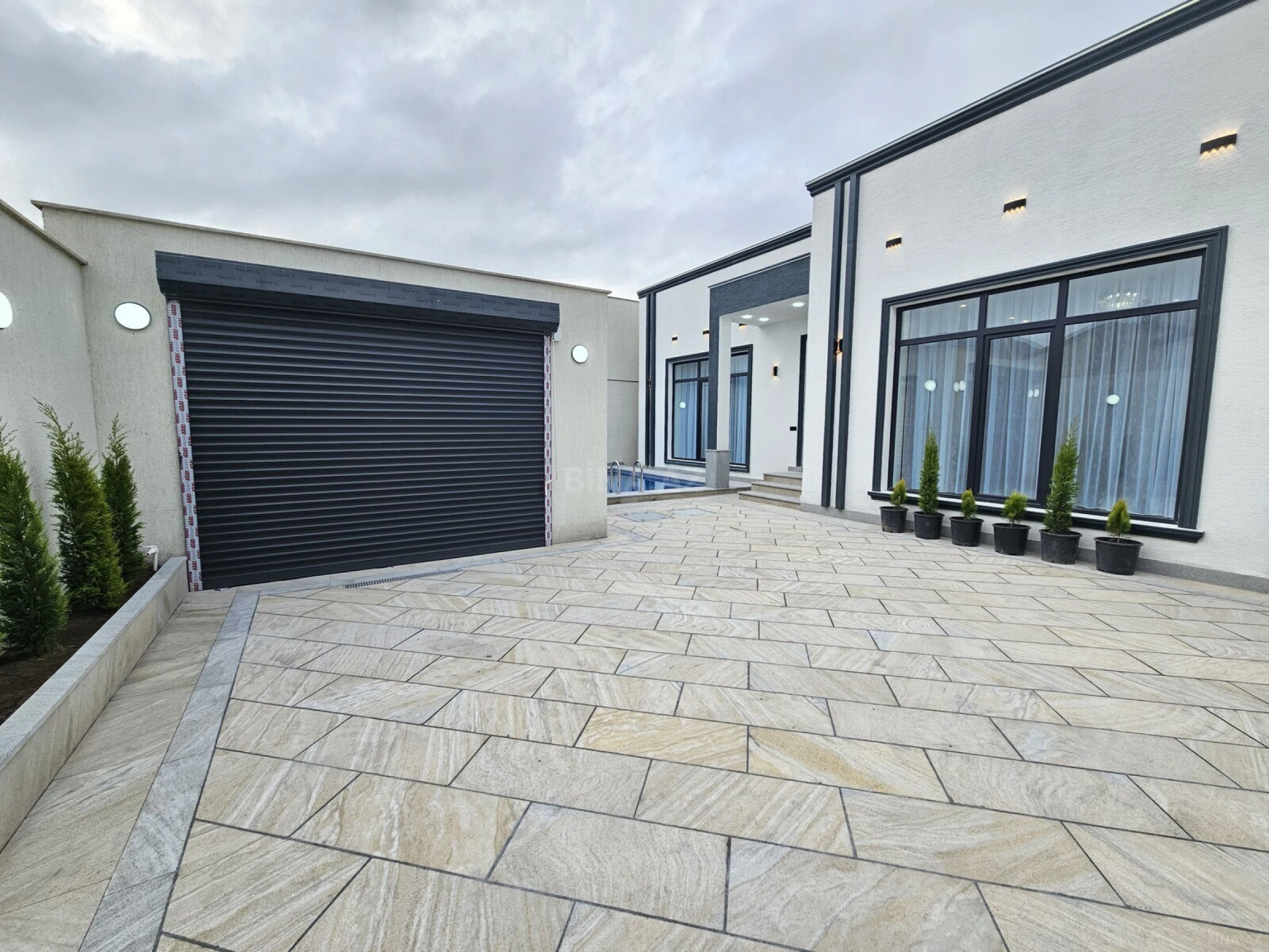 Satılır 3 otaqlı həyət evi 140 m²