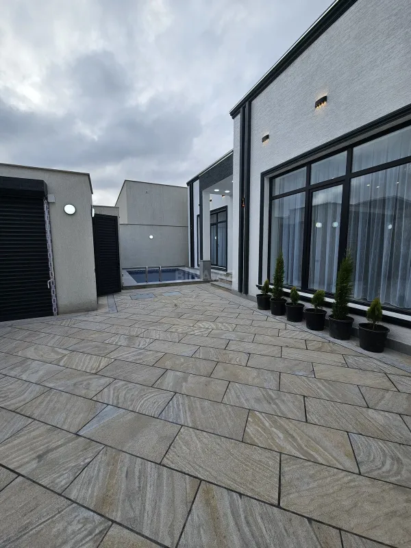 Satılır 3 otaqlı həyət evi 140 m²