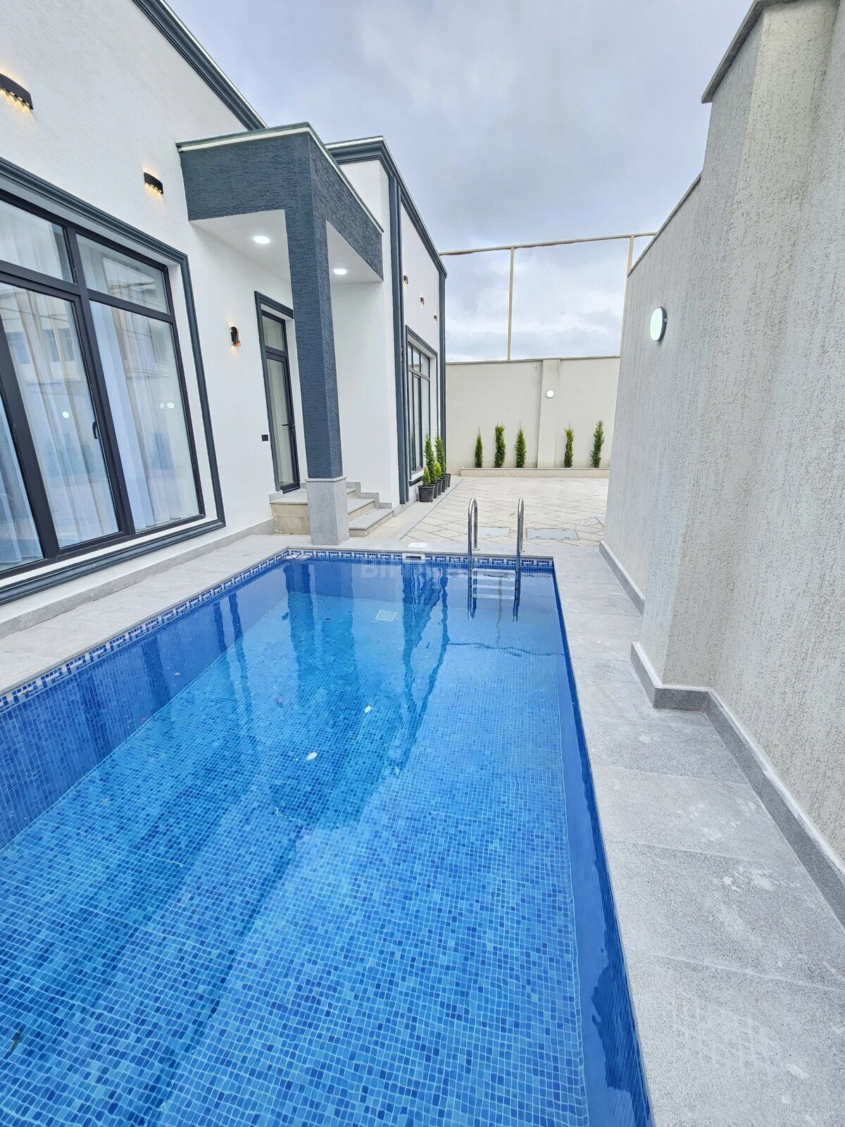 Satılır 3 otaqlı həyət evi 140 m²