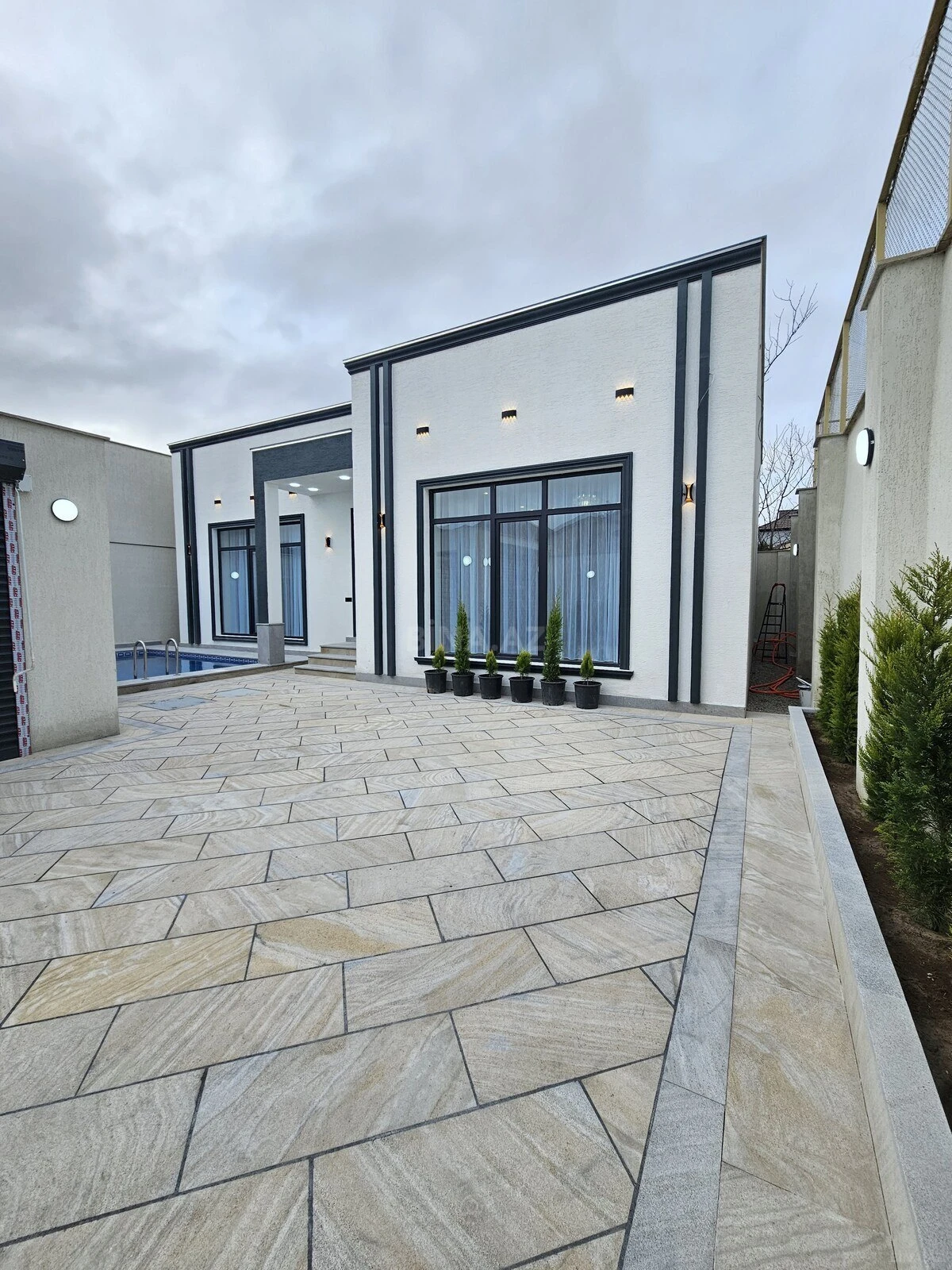 Satılır 3 otaqlı həyət evi 140 m²