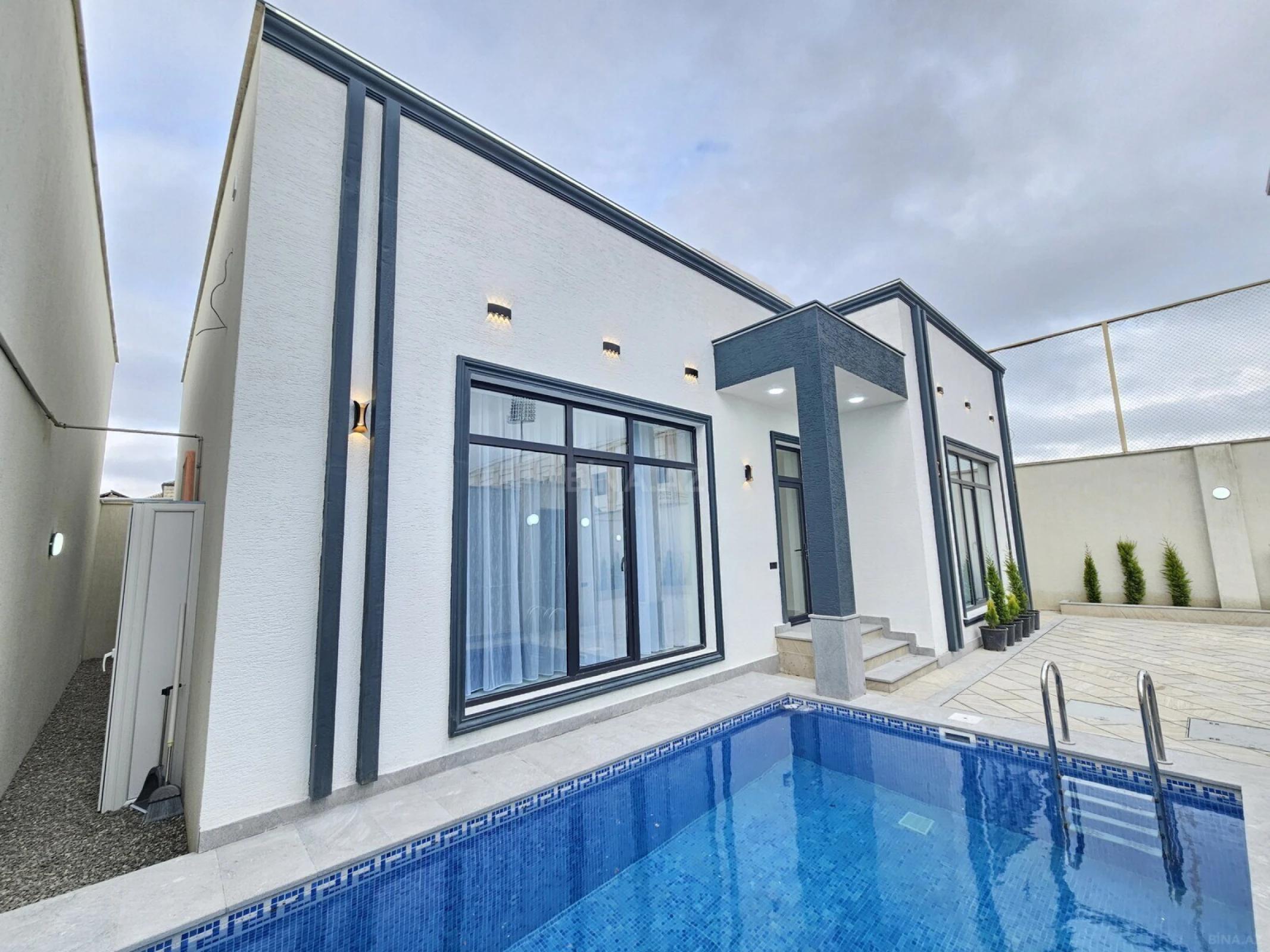Satılır 3 otaqlı həyət evi 140 m²