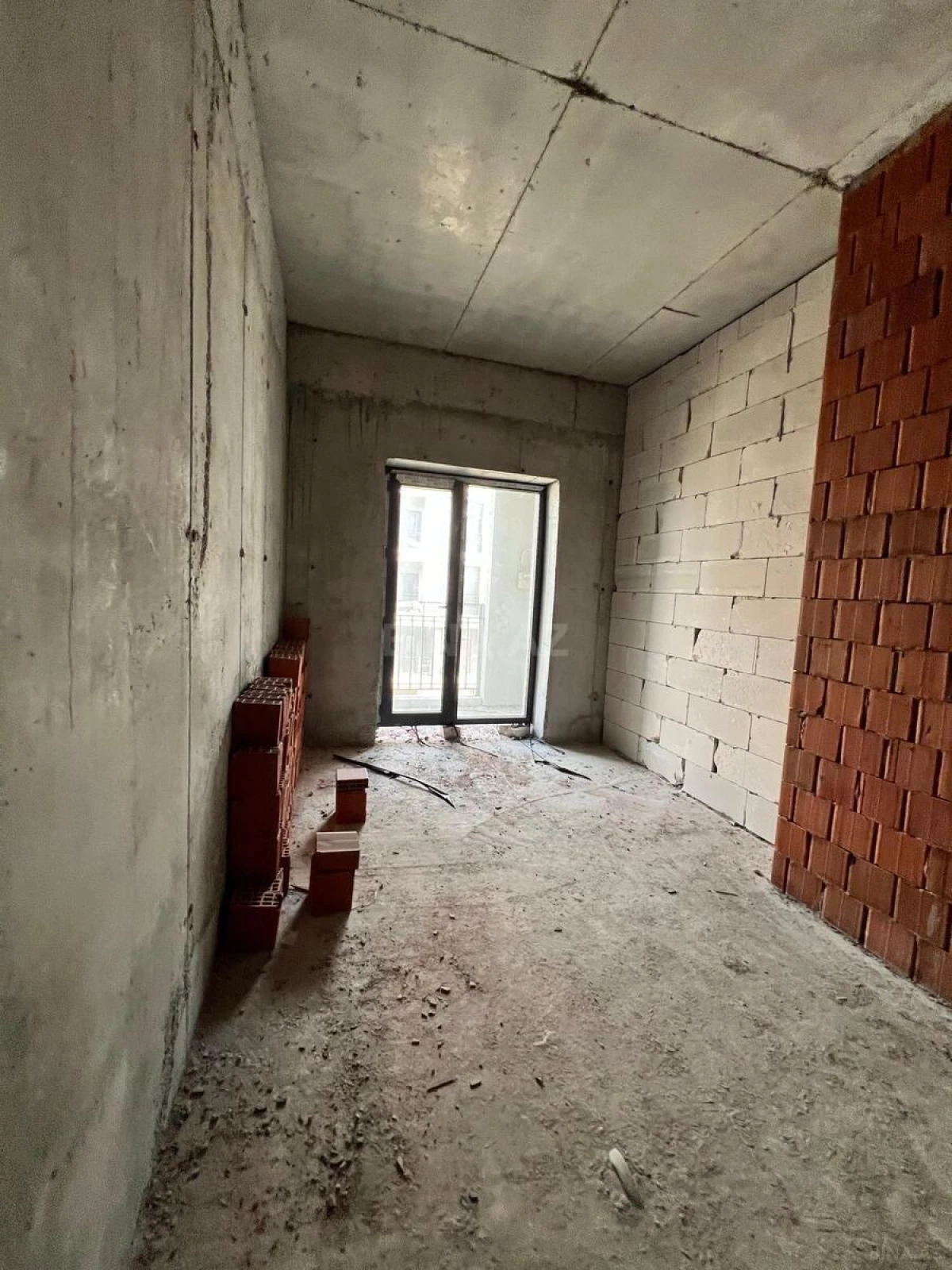 Satılır 2 otaqlı mənzil 62 m²