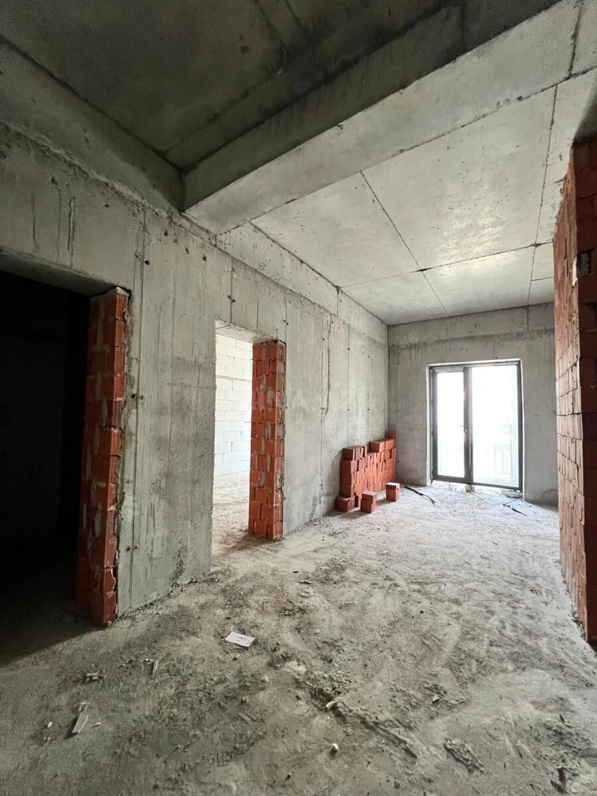 Satılır 2 otaqlı mənzil 62 m²