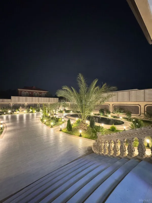 Satılır 8 otaqlı həyət evi 600 m²