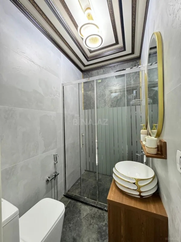 Satılır 8 otaqlı həyət evi 600 m²