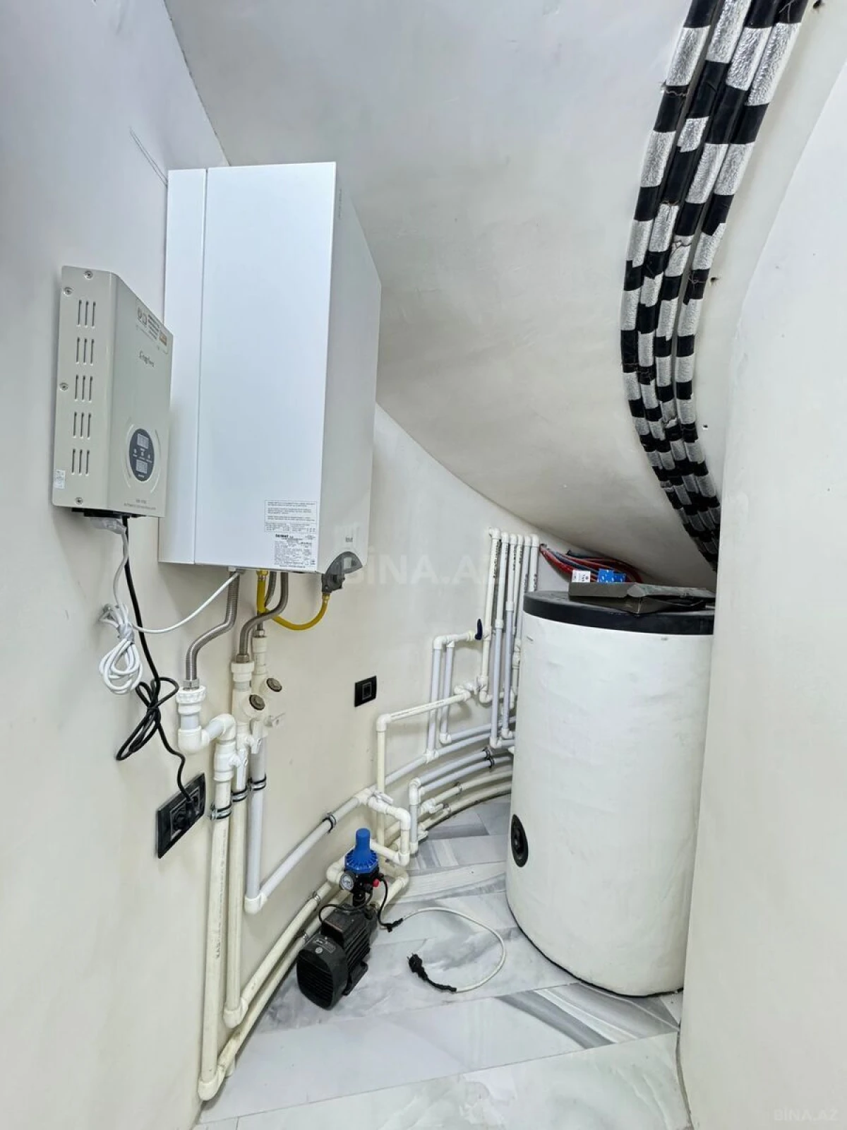 Satılır 8 otaqlı həyət evi 600 m²