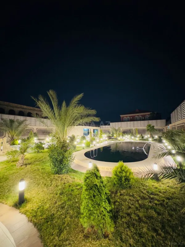 Satılır 8 otaqlı həyət evi 600 m²
