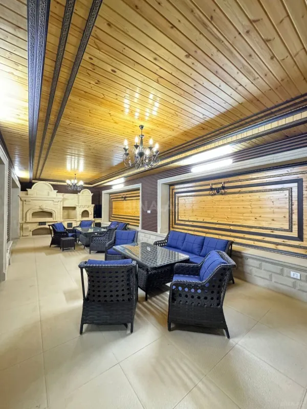 Satılır 8 otaqlı həyət evi 600 m²