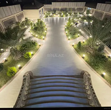 Satılır 8 otaqlı həyət evi 600 m²