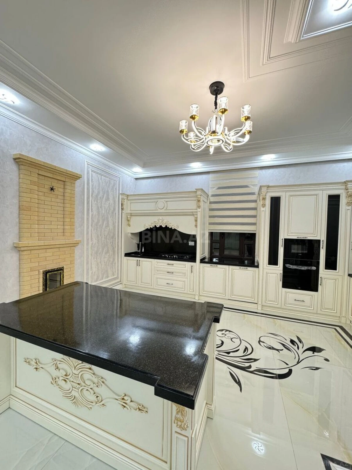 Satılır 8 otaqlı həyət evi 600 m²