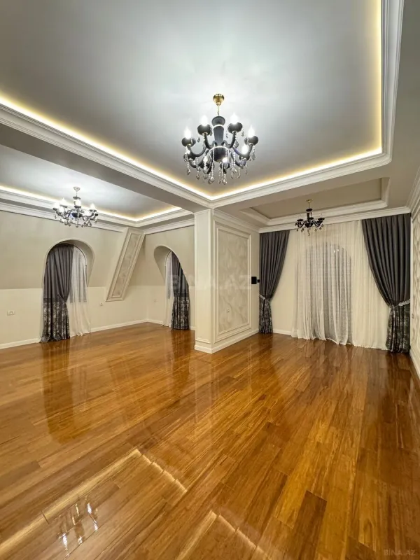 Satılır 8 otaqlı həyət evi 600 m²