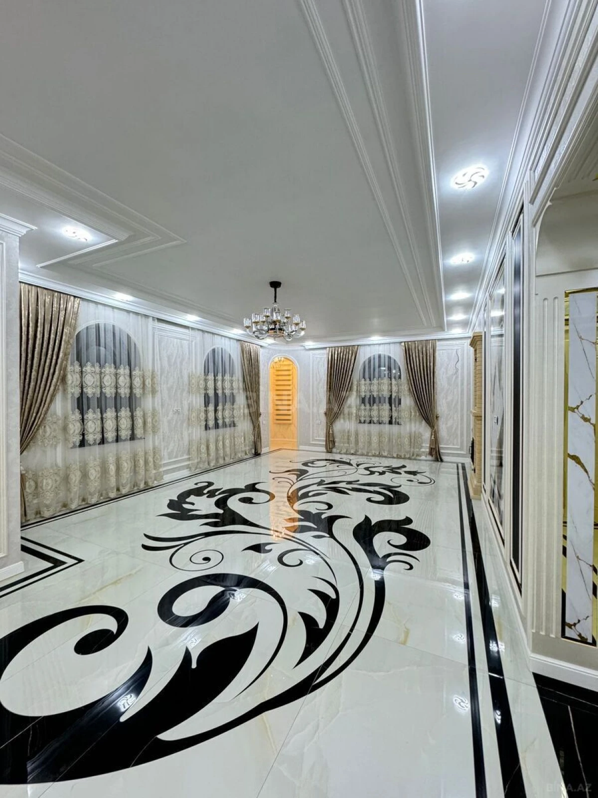 Satılır 8 otaqlı həyət evi 600 m²