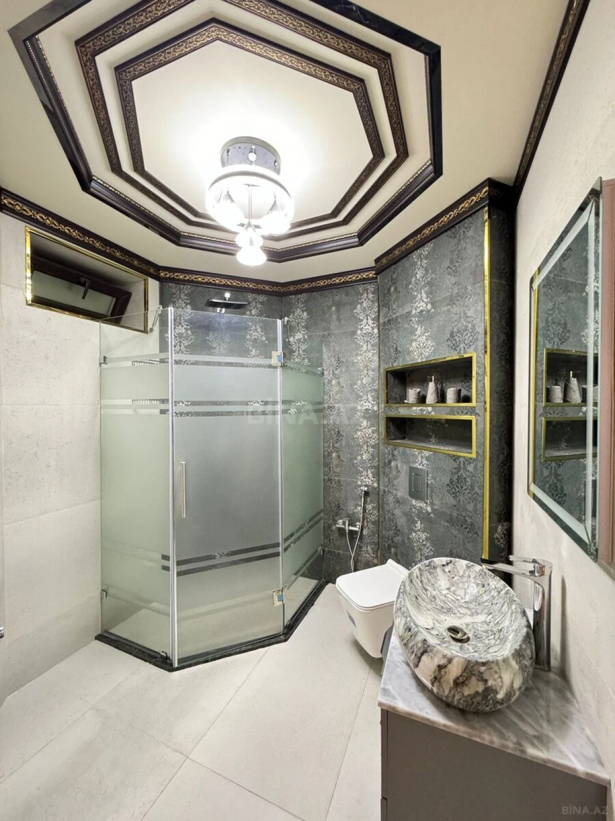 Satılır 8 otaqlı həyət evi 600 m²