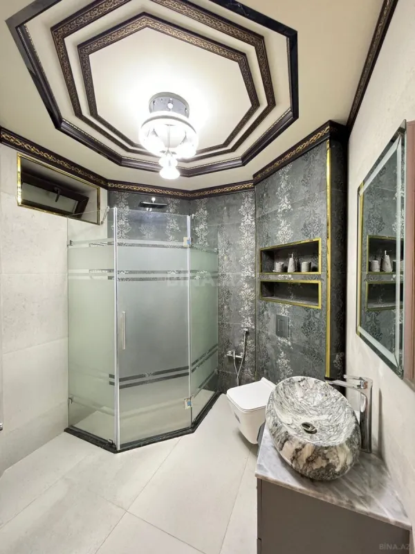 Satılır 8 otaqlı həyət evi 600 m²