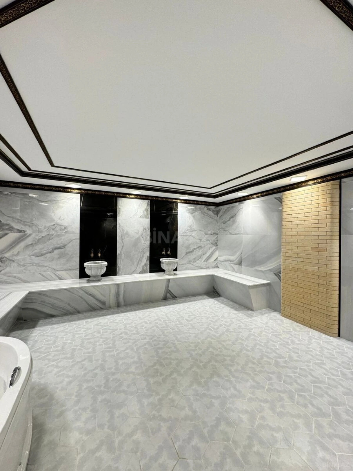 Satılır 8 otaqlı həyət evi 600 m²