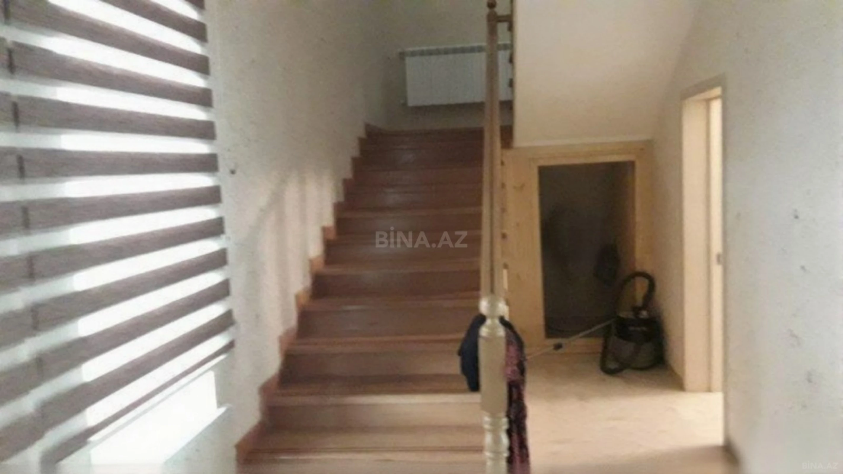 Kirayə verilir 6 otaqlı həyət evi 300 m²