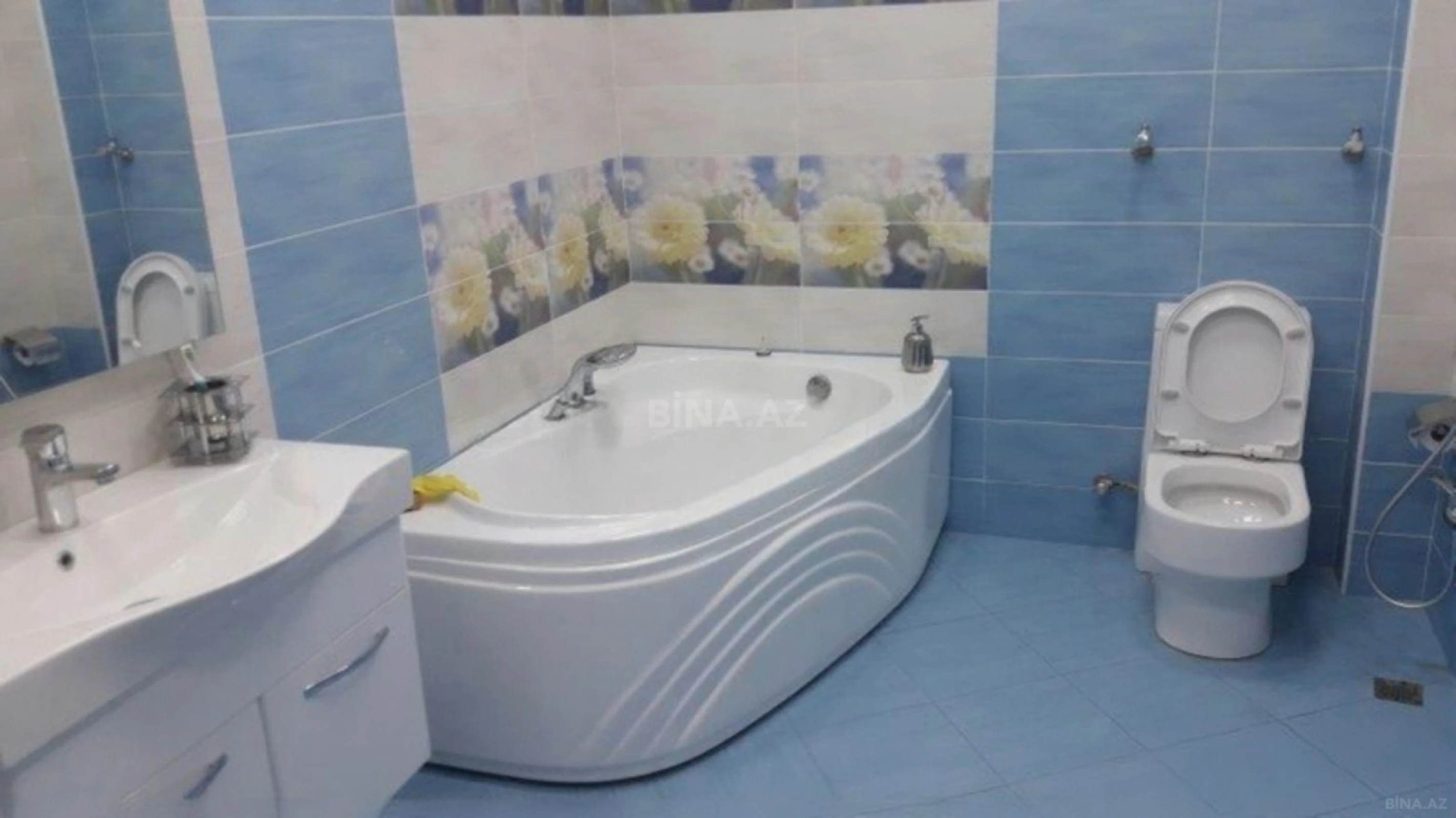 Kirayə verilir 6 otaqlı həyət evi 300 m²