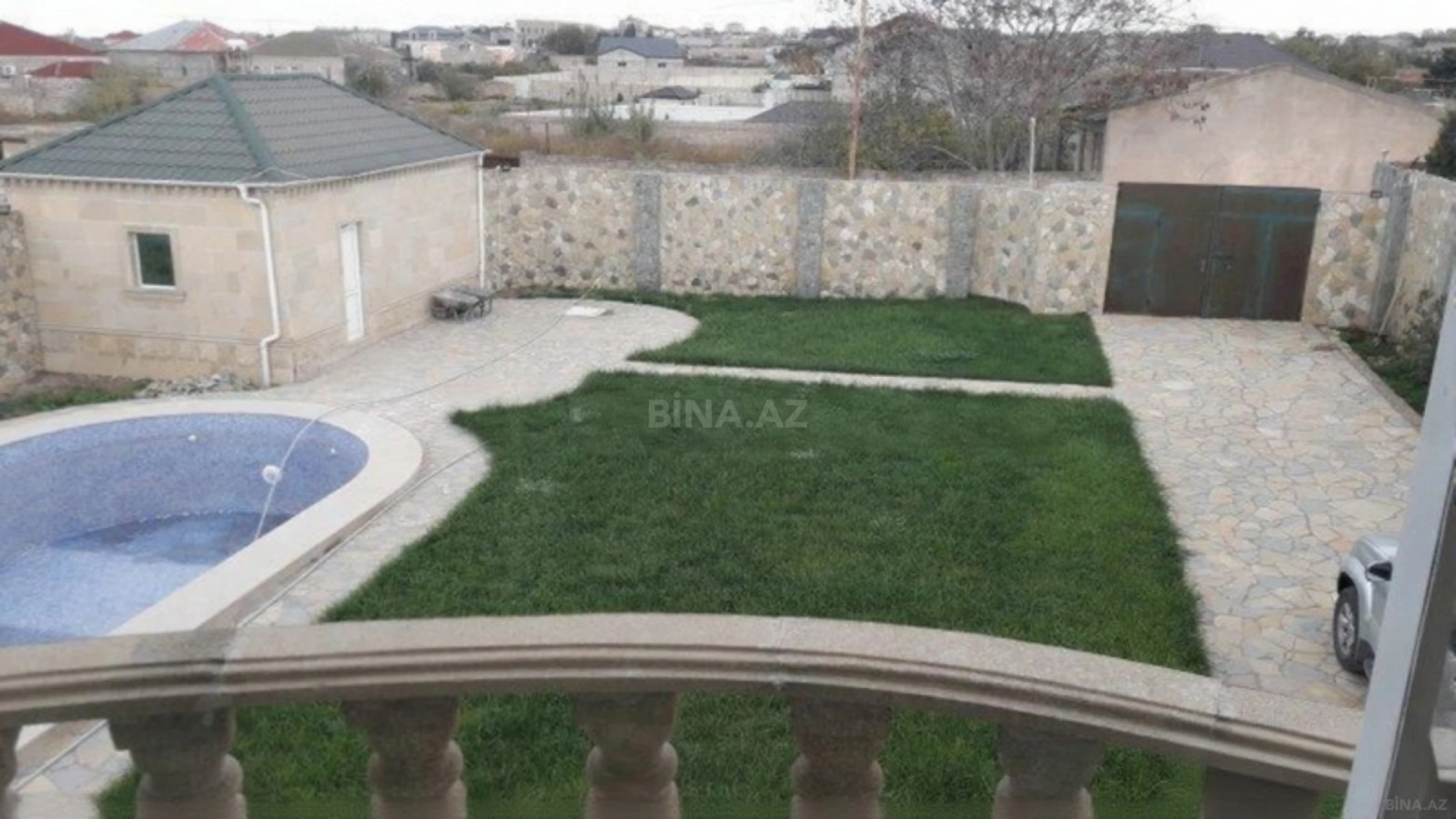 Kirayə verilir 6 otaqlı həyət evi 300 m²