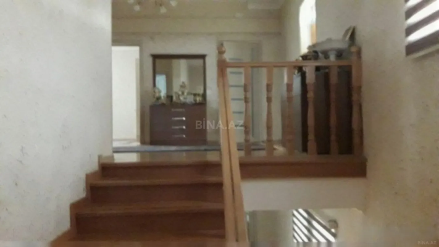 Kirayə verilir 6 otaqlı həyət evi 300 m²