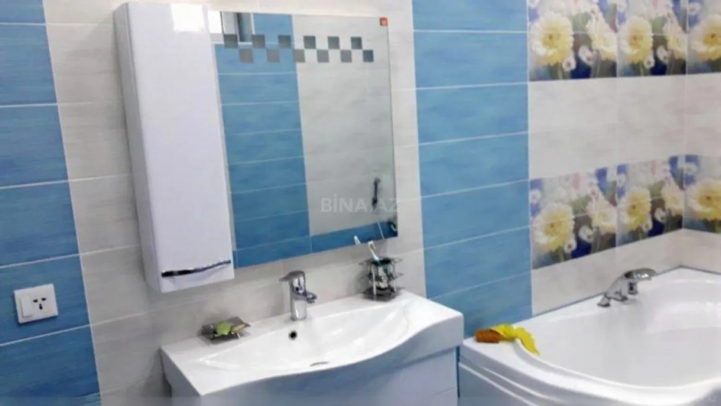 Kirayə verilir 6 otaqlı həyət evi 300 m²