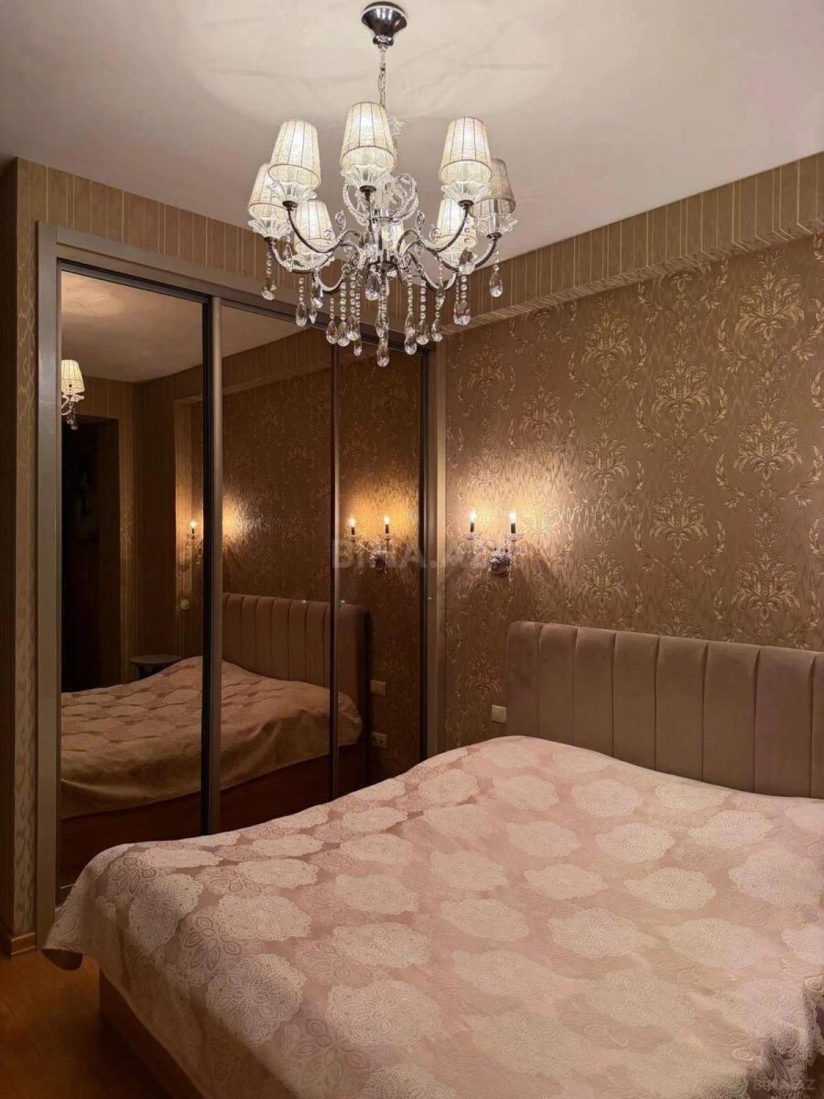 Satılır 3 otaqlı mənzil 130 m²