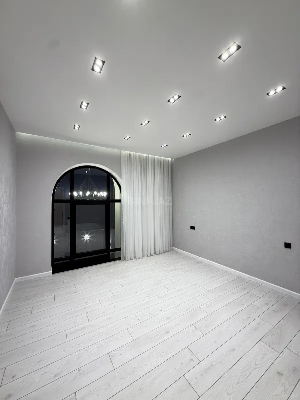 Satılır 4 otaqlı həyət evi 200 m²