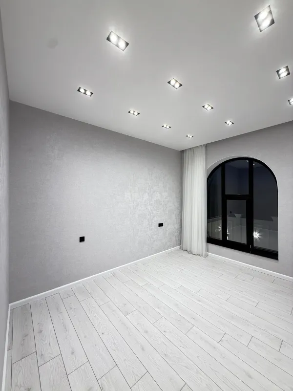 Satılır 4 otaqlı həyət evi 200 m²