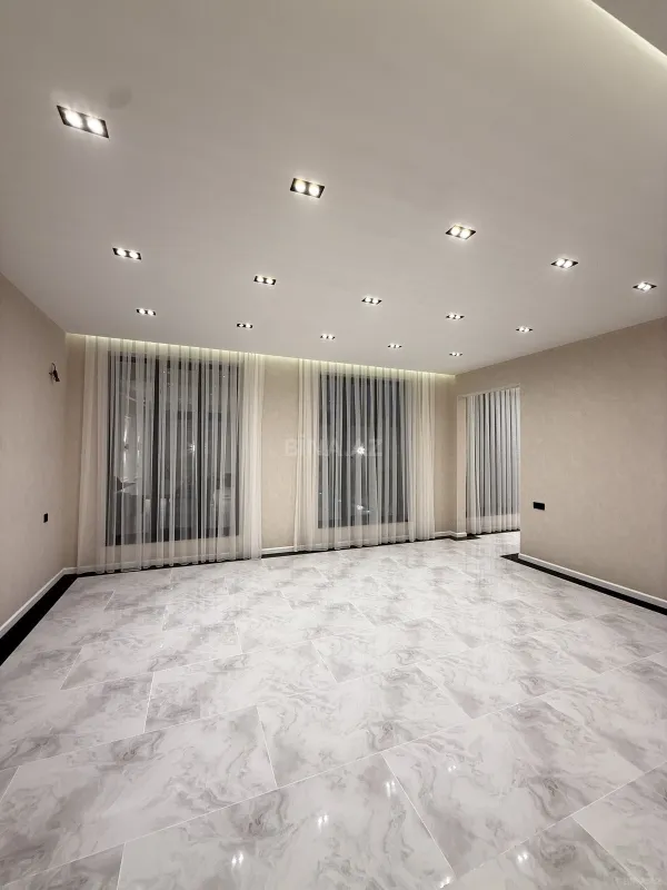 Satılır 4 otaqlı həyət evi 200 m²