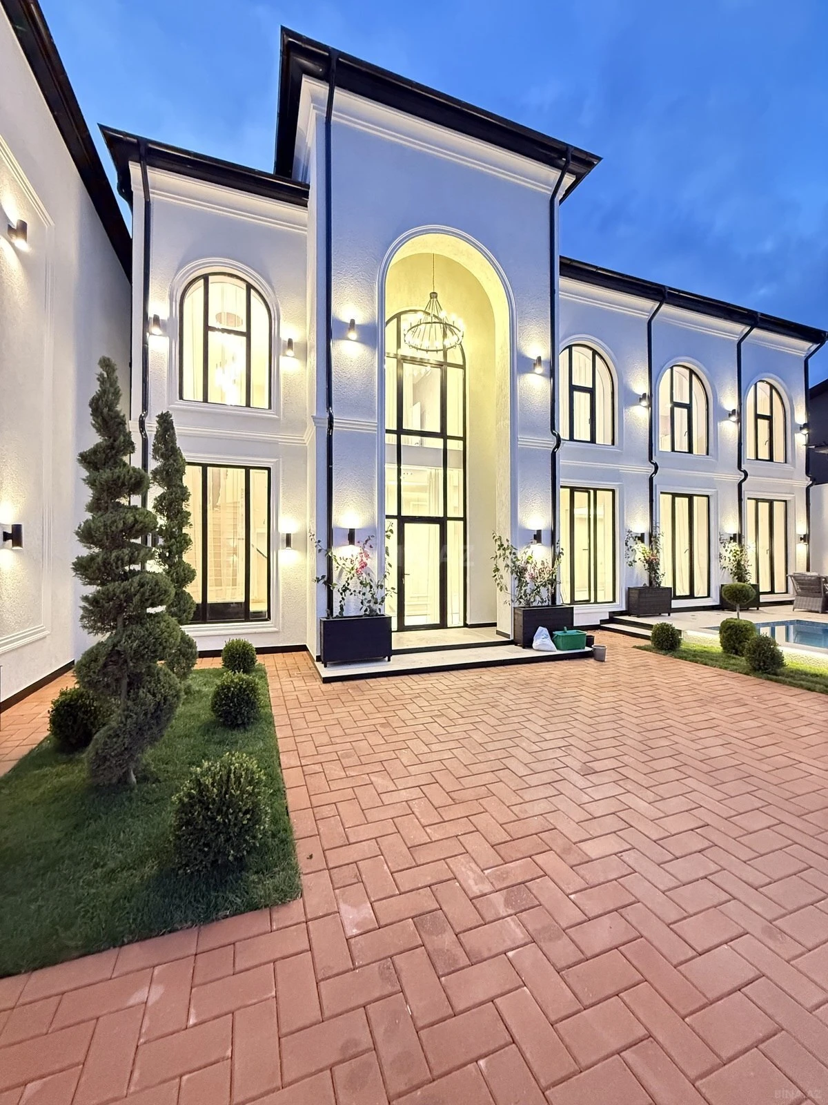 Satılır 4 otaqlı həyət evi 200 m²