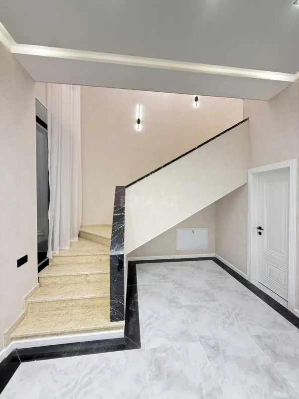Satılır 4 otaqlı həyət evi 200 m²