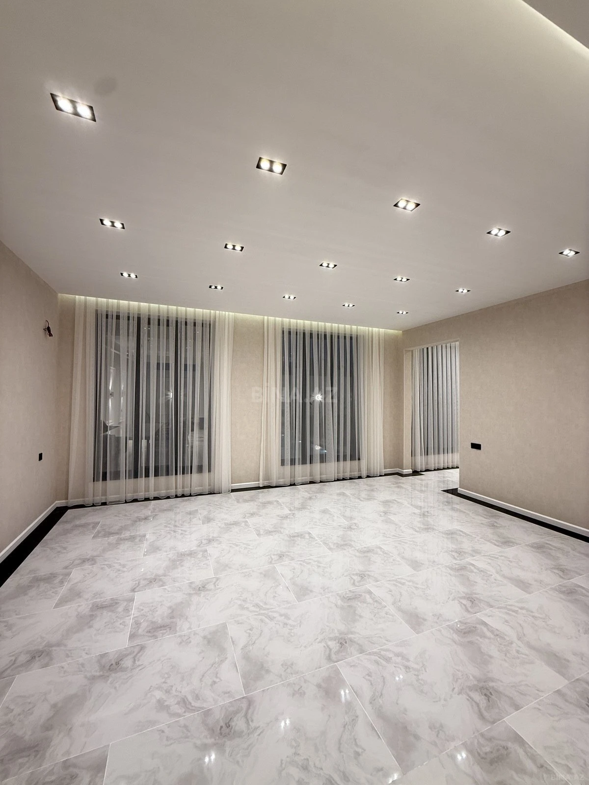 Satılır 4 otaqlı həyət evi 200 m²