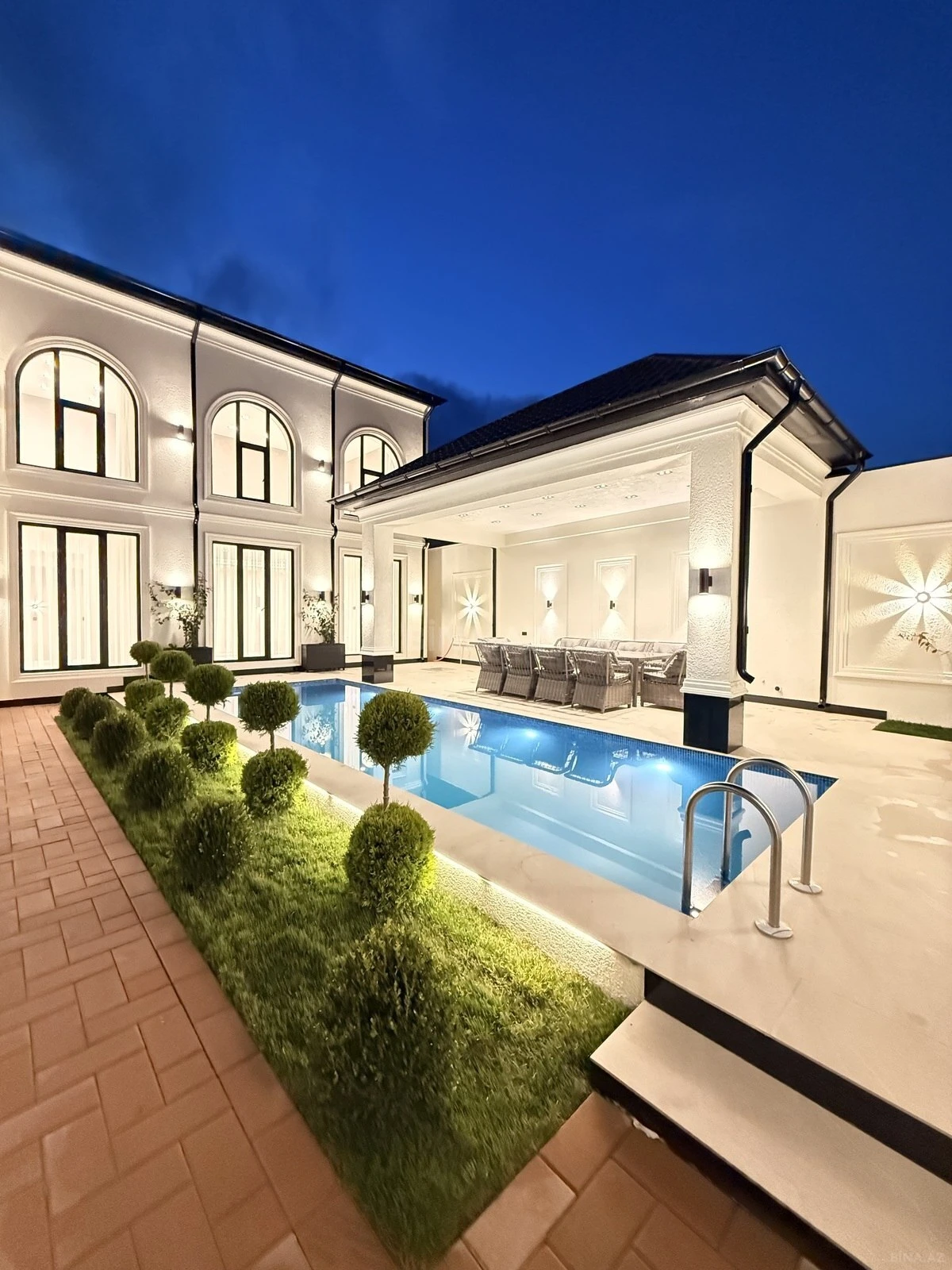 Satılır 4 otaqlı həyət evi 200 m²